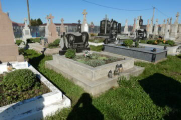 Меморіальні могили на цвинтарі в Буцачі, історія та шанувальні пам’ятники.