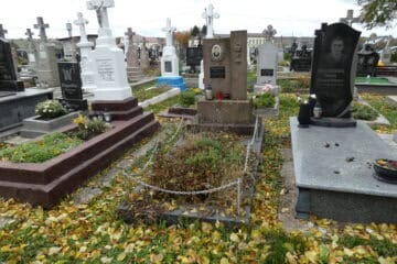 Меморіальні могили та надгробки на цвинтарі в Бучачі, історична меморіальна зона.